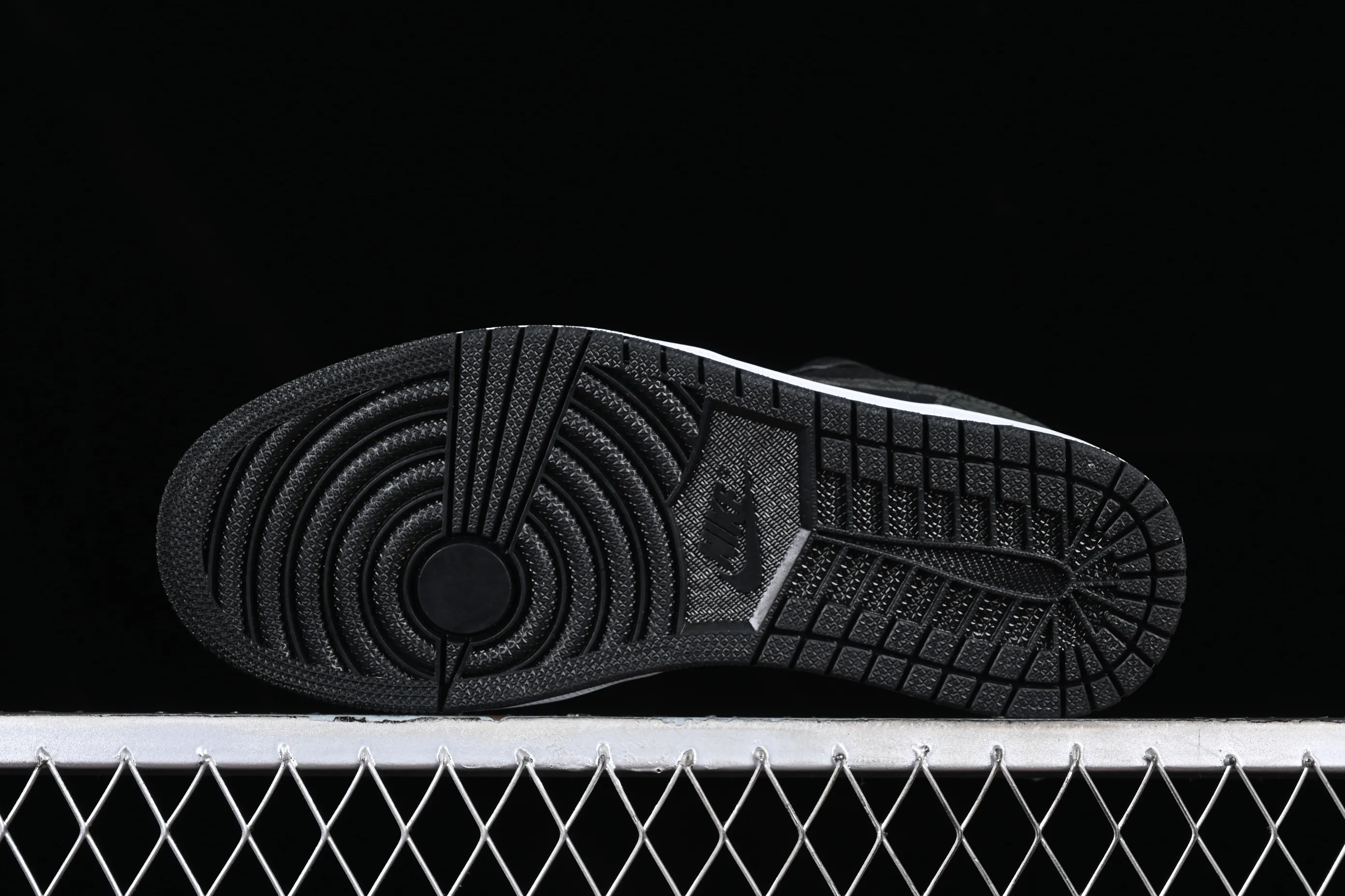 All categories Air Jordan Jordan series basketball shoes Air Jordan 1 Low Z version Air Jordan 1 Low AJ1 Joe 1 all black burst pattern low-top cultural casual sneakers FB9907-001